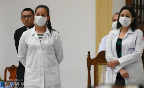 médicos nicaragüenses