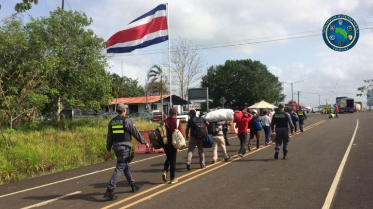 detienen a grupo de nicas