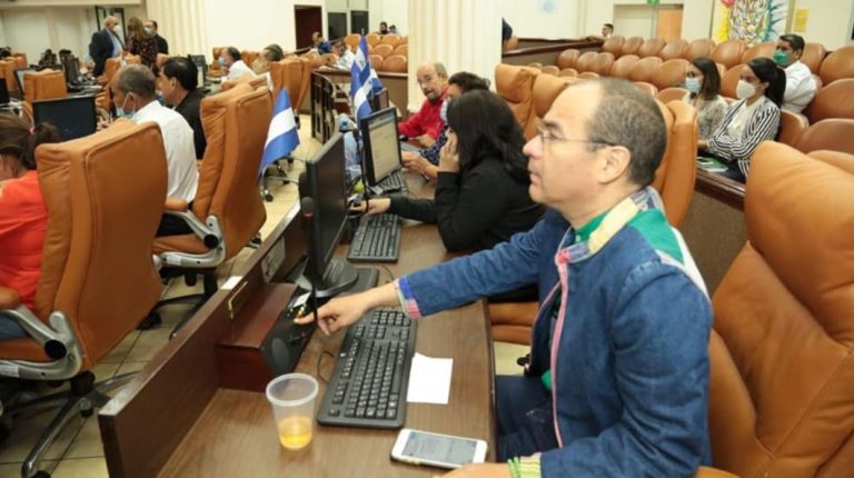 ley-dictamen favorable