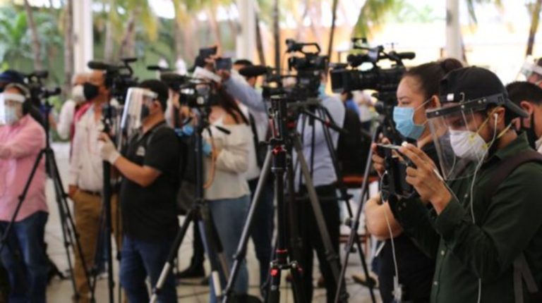 periodistas bajo ataque