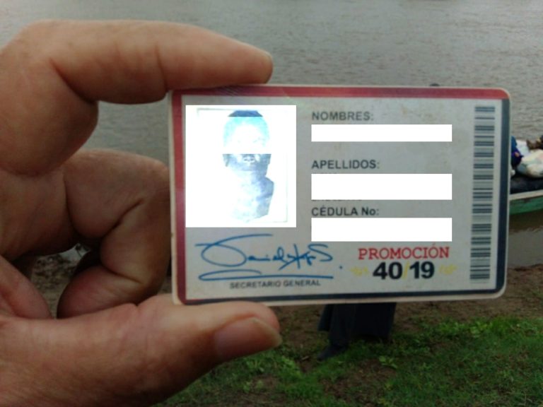 cédula por carnet de militancia