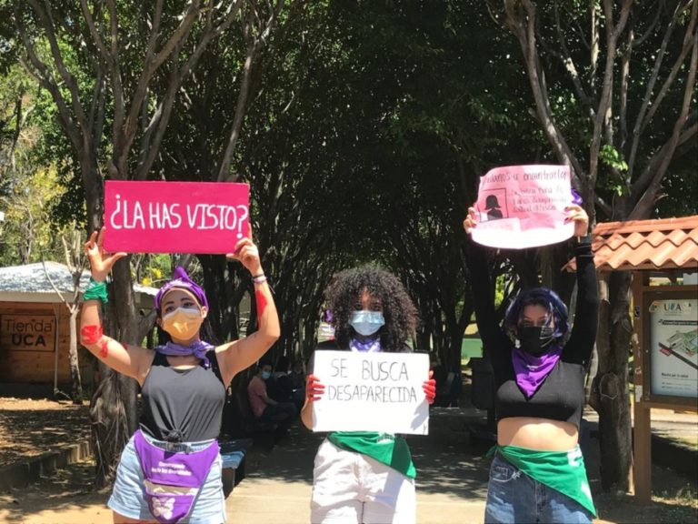 feministas protestan