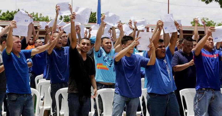 liberan a reos comunes