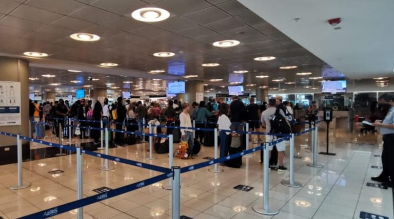 Costa Rica reabre fronteras