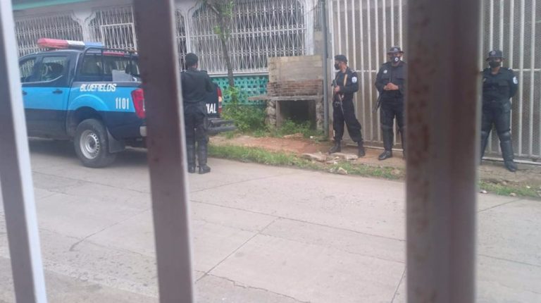 asedio policial a Kalúa Salazar