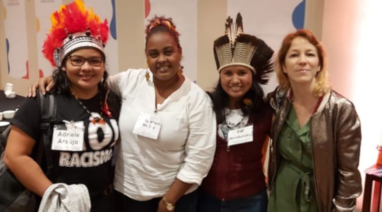 Perla en una cumbre latinoamericana de mujeres