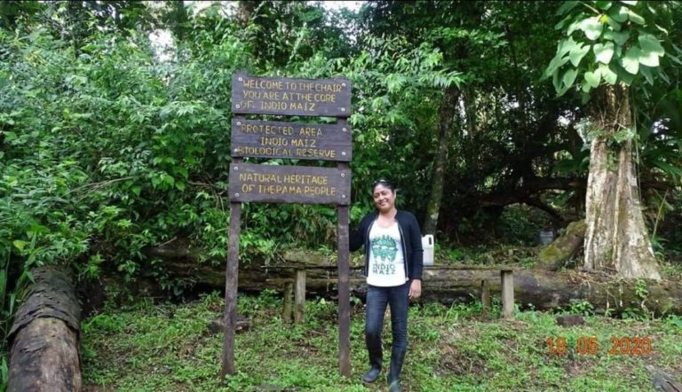 Becky en una reserva Rama