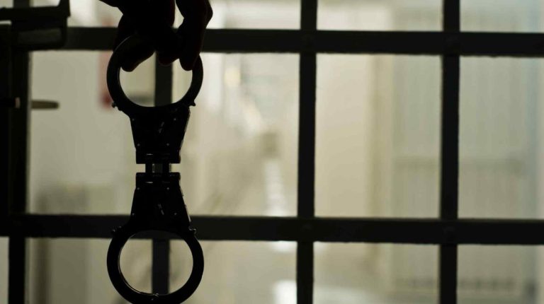 Imagen ilustrativa de càrcel.