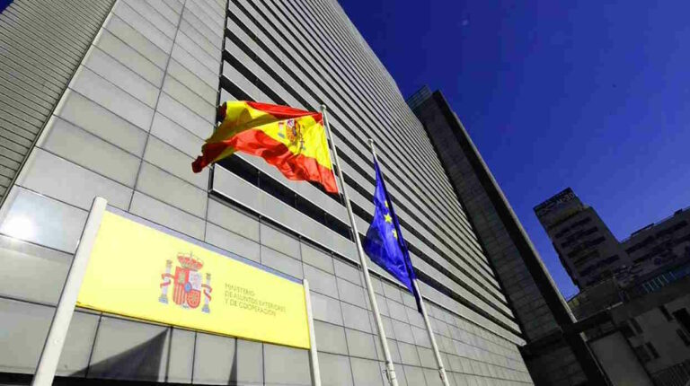 Nacionalidad española.