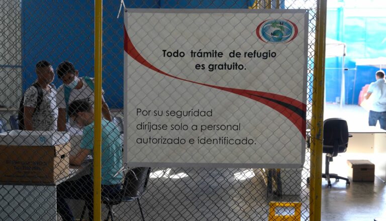 Imagen de oficina de refugio.