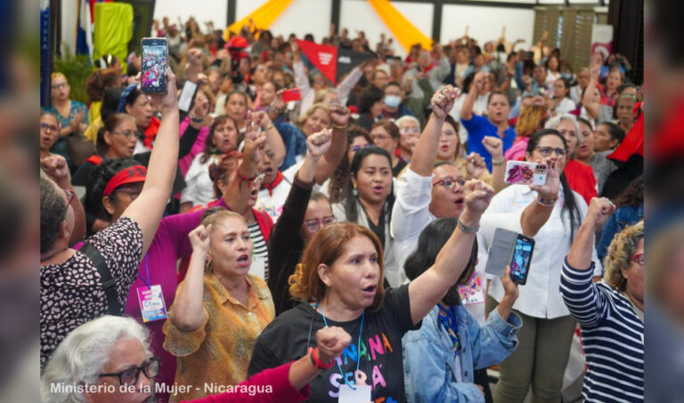 Mujeres en congreso.